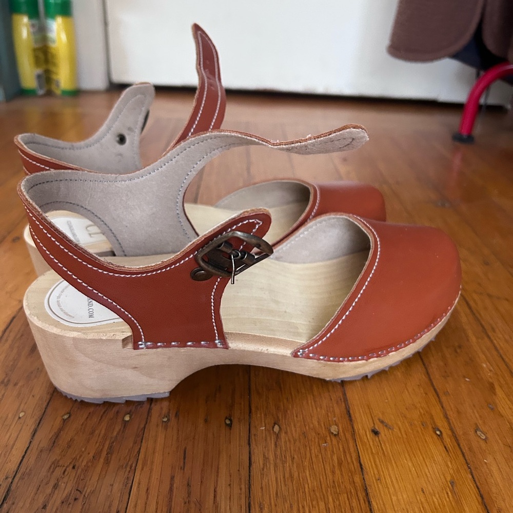 Elegant vegan Leather Women's Mules / clogs